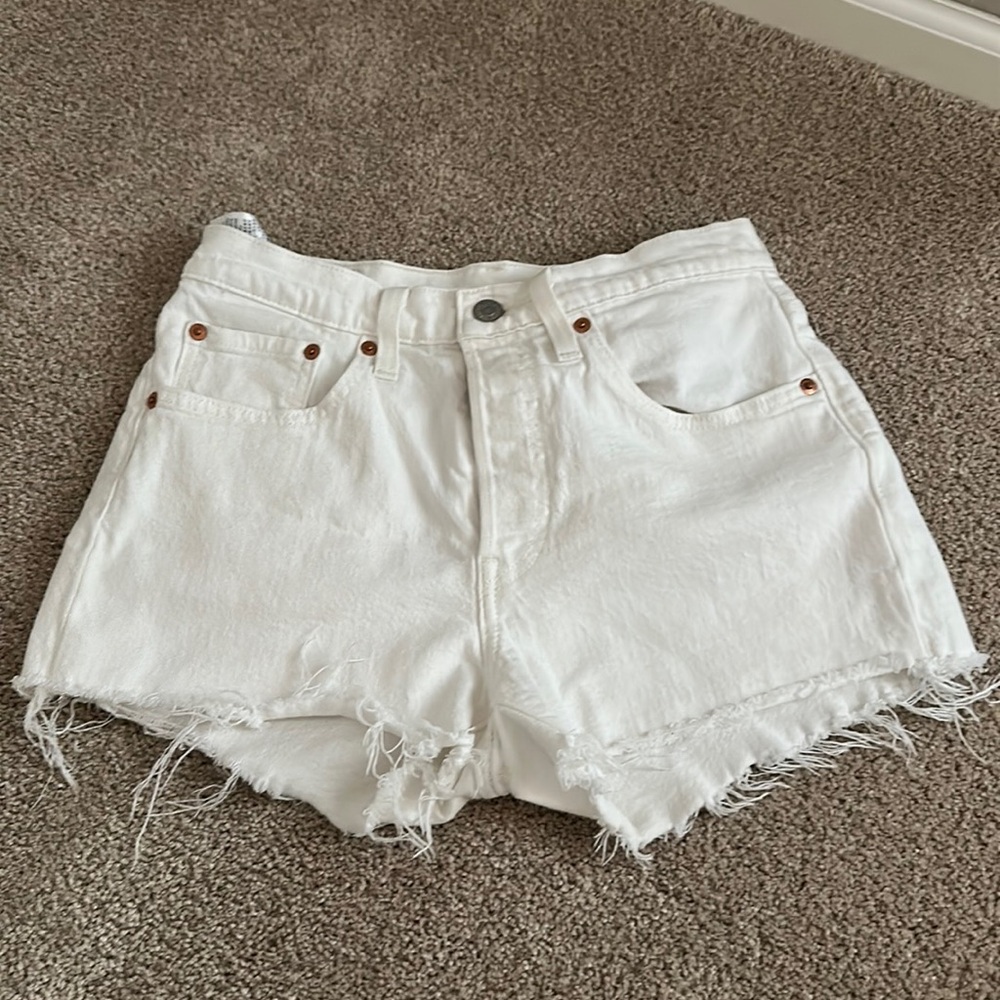 Size 26 501 Levi’s shorts